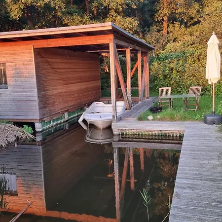 Mecklenburgische Seenplatte - Fh Mit Optionalem Steg Und Ruderboot Grosszerlang